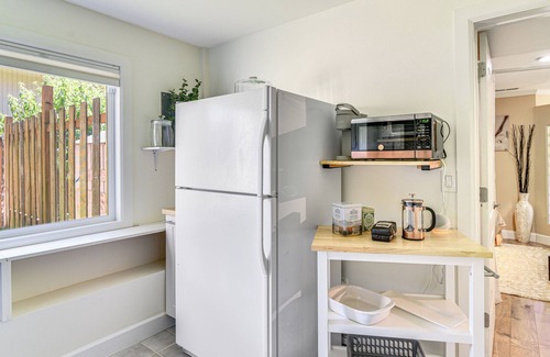 Beaverton Apartamento | Backs to Wetlands: Tranquil Beaverton Retreat!