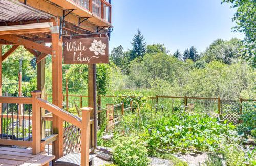 Beaverton Apartamento | Backs to Wetlands Tranquil Beaverton Retreat!