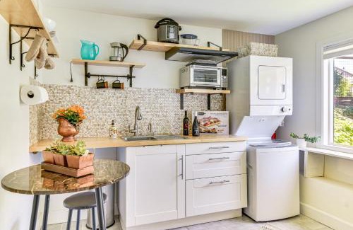 Beaverton Apartamento | Backs to Wetlands Tranquil Beaverton Retreat!