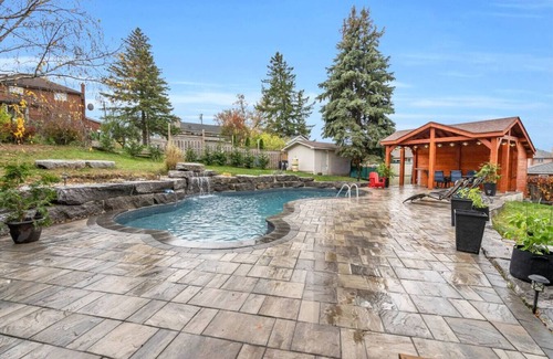 Bradford Casa | Backyard Oasis in Bradfrord-Pool
