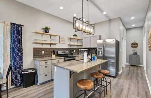 New Albany Casa | Backyard BBQ in New Albany-Close to Louisville!