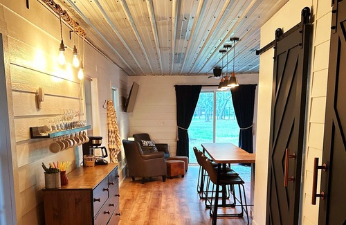 Parrish Casa | Backyard Bungalow, lake view, foodie friendly kitchen, and peaceful atmosphere.
