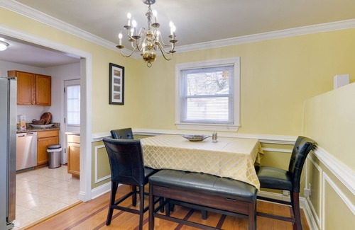 Newington Casa | Backyard + Deck: Family-Friendly Lorton Home!
