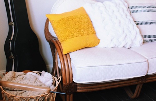 Ruskin Casa | Backyard Dolphins, 1 Miles to Beach, Sleeps 8, Private Hot Tub, & Full Kitchen