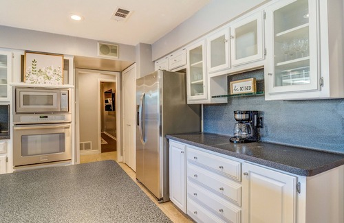 Far North Dallas Casa | Backyard Heated Pool, Hot Tub and Waterfall