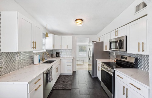 Pinellas Park Casa | Backyard Oasis Minutes To Beaches