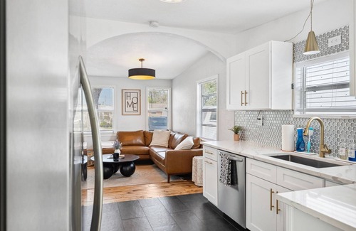 Pinellas Park Casa | Backyard Oasis Minutes To Beaches