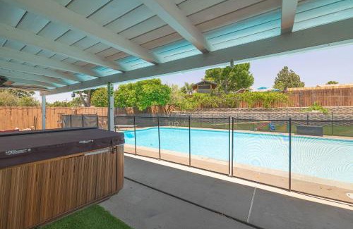 El Cajon Casa | Backyard Oasis Private Villa Pool Hot Tub