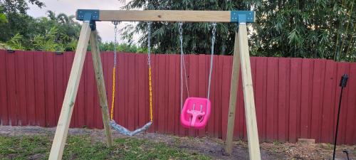 Port Saint Lucie Casa | Backyard Oasis