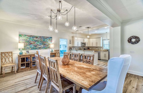 Sugarwood Beach Casa | NUEVA LISTA: 1 cuadra a la playa, piscina privada, RENOVADO