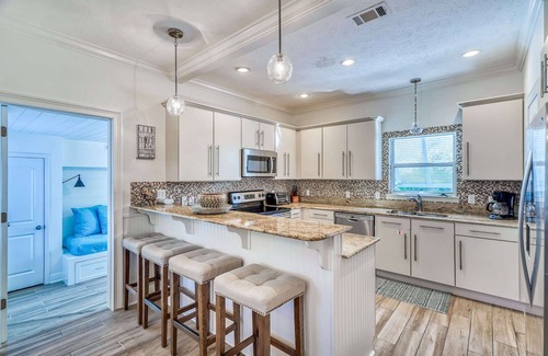 Sugarwood Beach Casa | NUEVA LISTA: 1 cuadra a la playa, piscina privada, RENOVADO