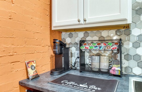 Sumter Apartamento | Backyard Oasis w/ Pool: Sunny Sumter Studio!