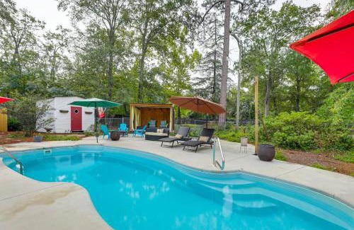 Sumter Apartamento | Backyard Oasis with Pool Sunny Sumter Studio!