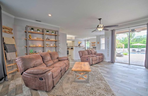 Crystal River Casa | Backyard Oasis with Pool Airy Crystal River Retreat