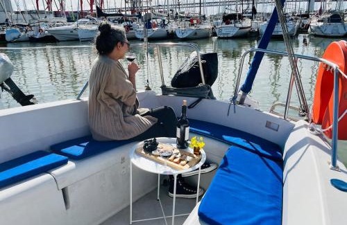 Lisbon Alquiler De Eote | Bacus - Your Floating Hideaway in Lisbon