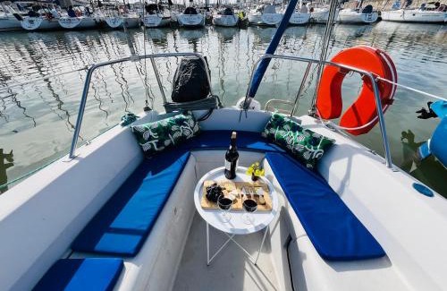 Lisbon Alquiler De Eote | Bacus - Your Floating Hideaway in Lisbon