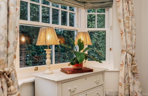 Henley-on-Thames Casa | Badgemore Cottage - Pet friendly, sleeps 8