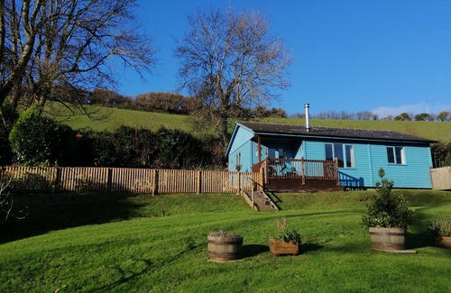 Burgh Island Cabina | Badgers Den, cosy lodge quiet countryside area near to beach in Bantham S. Devon