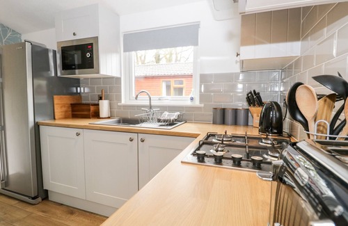 Troutbeck Bridge Cabaña | BADGERS HOLLOW LODGE, pet friendly, with hot tub in Windermere