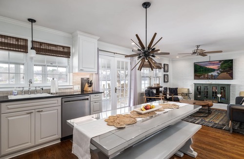 New London Casa | Badin Lake Front With Dock, Minutes from Launch!