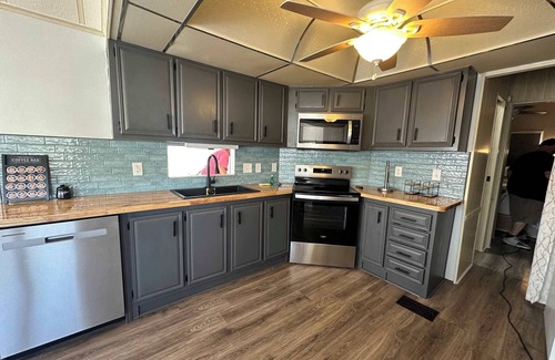 New London Casa | Badin Shores Resort - Excellent Lake View Home - Pools & Lots of Amenities - Gre