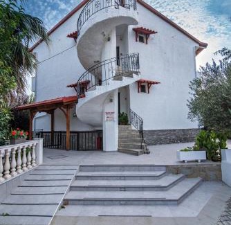 Toroni Apartamento | Badis Haus