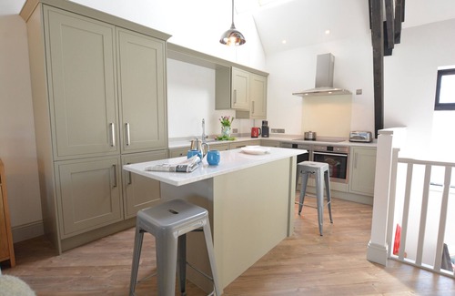 Thorpeness Cabaña | BADMINTON, THORPENESS, pet friendly, with open fire in Thorpeness