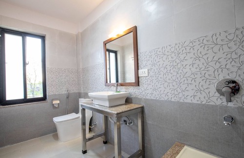 Sauraha Hotel | Badreni Jungle Resort
