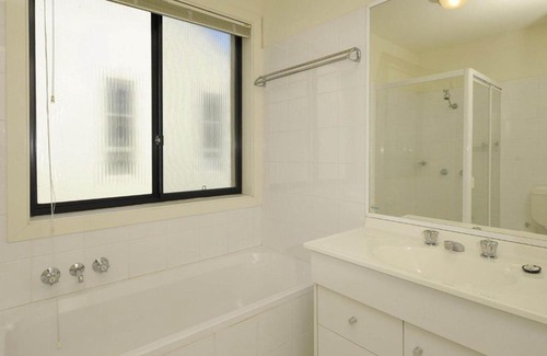 Corlette Casa | 'Bagnall Views' 2/161 Government Rd - Stylish & modern duplex across the road to the waters edge