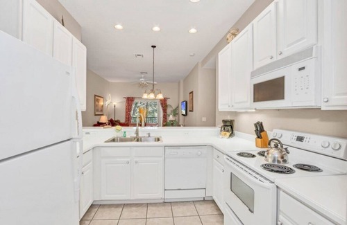 Lake Davenport Estates Condominio | Bahama Bay Caribbean Island themed resort of near to Disney
