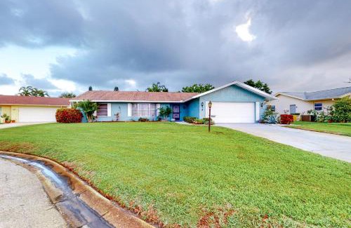 Bradenton Casa | Bahama Blue Retreat