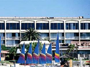 Central Mission Beach Hotel | Bahia Resort Hotel