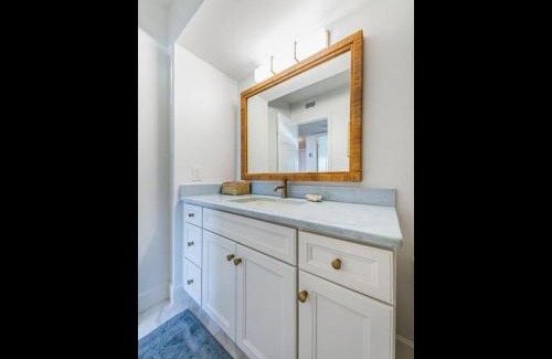 St. Petersburg Casa | Bahia Vista Sandy Toes, Sailboats & Spectacular Sunsets - All On Isla