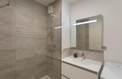 Francisco-Ferrer - Vern Apartamento | Bahibé - Balcon et parking au calme proche gare