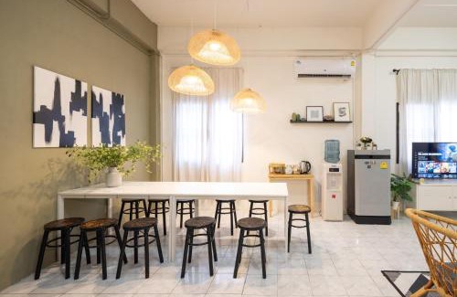 Chom Phon Casa | Bai Bua House Chatuchak