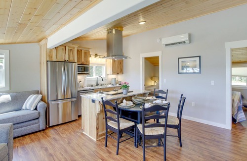 North Bay Cabaña | Baileys Harbor Waterfront Vacation Rental w/ Grill