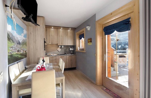 Livigno Apartamento | "Baita del Sole Appartamento 3" con vistas a la montaña, Wi-Fi, terraza y jardín