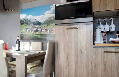 Livigno Apartamento | "Baita del Sole Appartamento 3" con vistas a la montaña, Wi-Fi, terraza y jardín