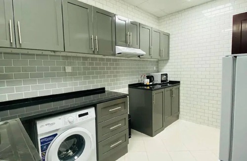 Al Jerf 2 Apartamento | Baithans Furnished Apartments - Two Bedroom Apartment with Balcony