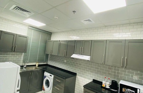 Al Jerf 2 Apartamento | Baithans Furnished Apartments - Two Bedroom Apartment with Balcony