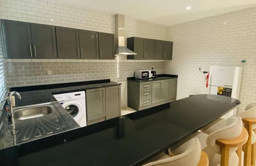 Al Jerf 2 Apartamento | Baithans Furnished Apartments