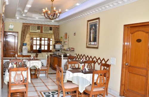 Karol Bagh Casa | Bajaj Indian Home Stay
