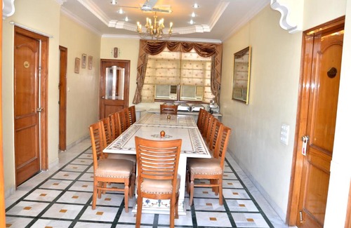 Karol Bagh Casa | Bajaj Indian Home Stay