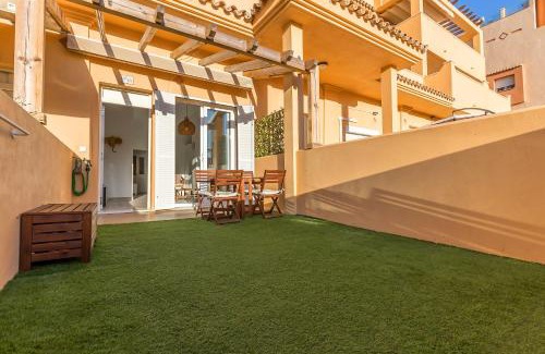 Tarifa Apartamento | Bajo con Jardin y Piscina cerca de la Playa Dos Dormitorios