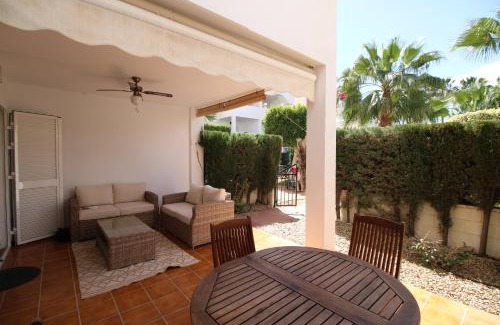 Puerto Rey Apartamento | Bajo de 2 dormitorios en Puerto Rey