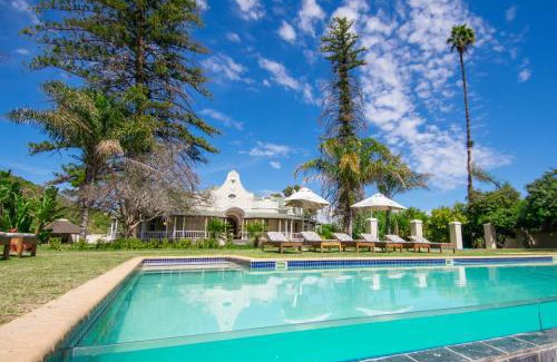 Oudtshoorn Casa | Bakenskraal Ostrich Palace