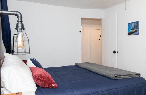 Florence Cabaña | Baker’s Cottage on 1 acre