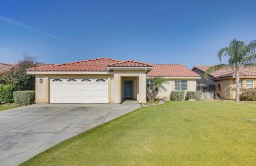 Pumpkin Center Casa | Bakersfield Home with Pool Table, Cornhole and More!