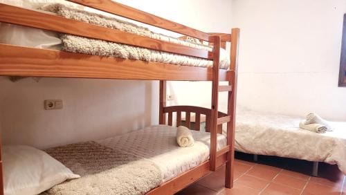 Aguilas Villa | Bakit House - Casa rural con piscina