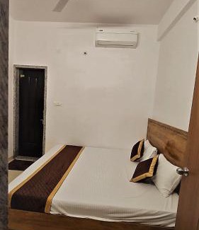 Pandharpur Cabina | Balaji Lodging